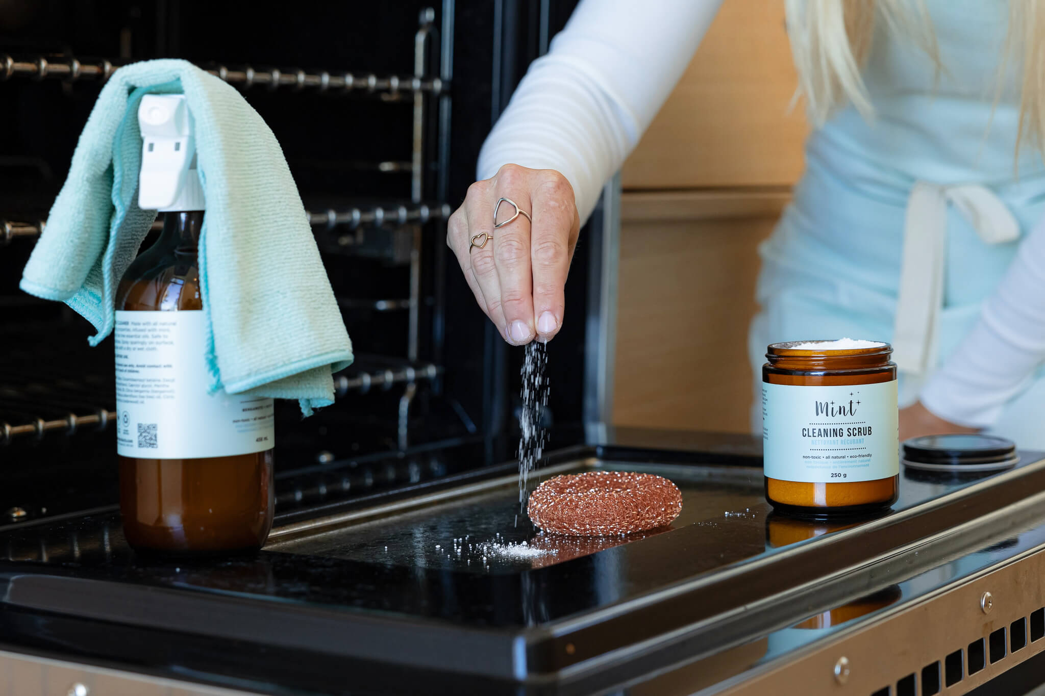How to Clean an Oven Without Toxic Ingredients or Harsh Chemicals