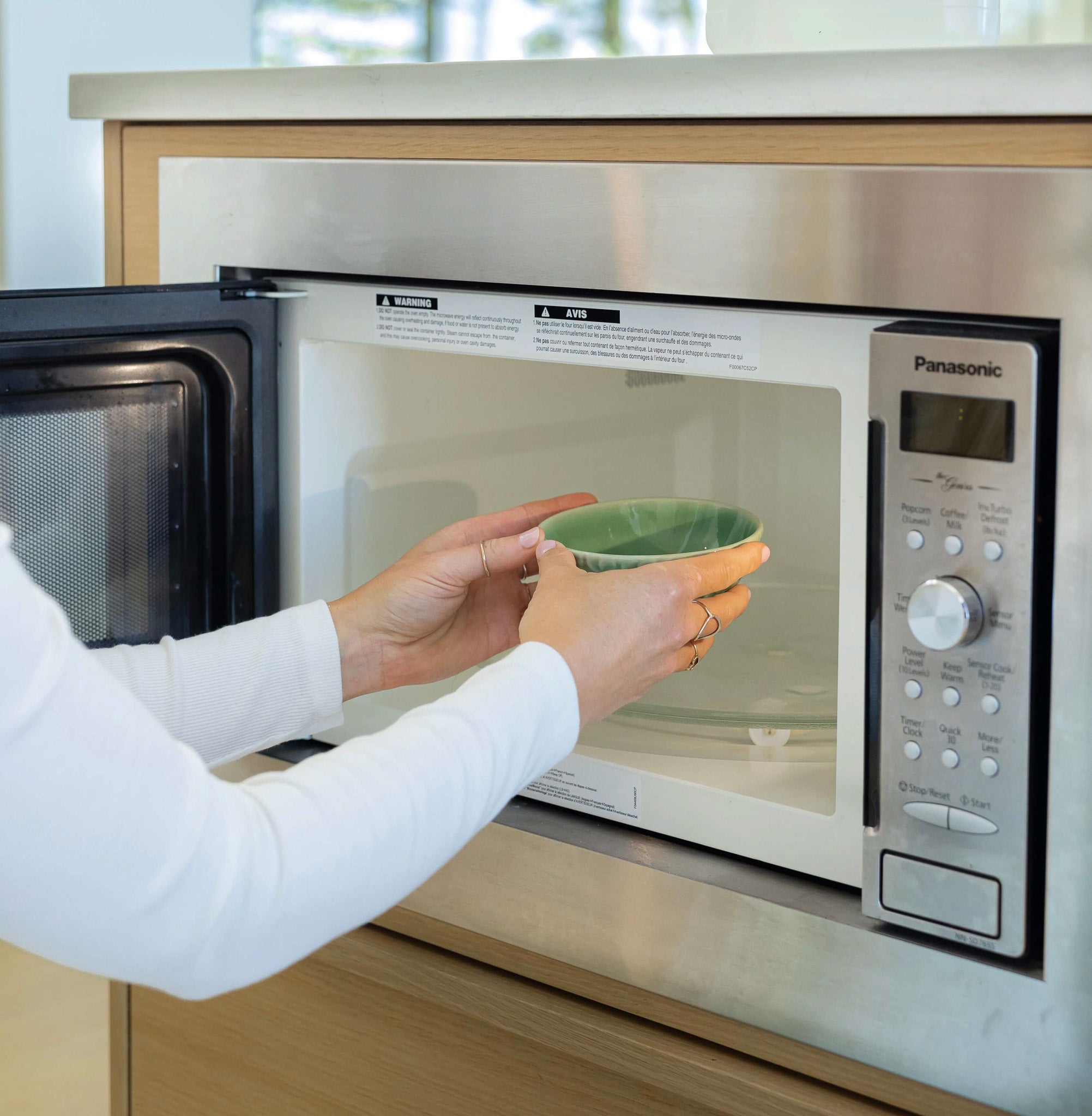 How to Clean Your Microwave: A Quick and Natural Method That Really Works